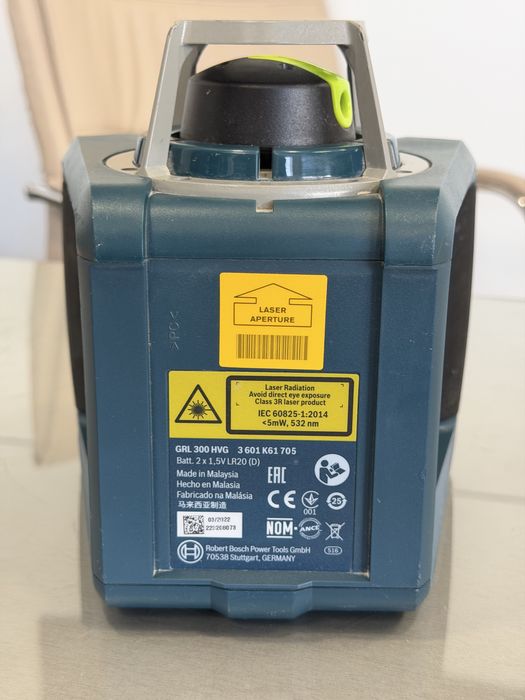 Продавам ротационен лазер Bosch GRL 300 HVG