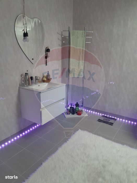 Casă / Vilă cu 4 camere de vânzare Curtea de Arges