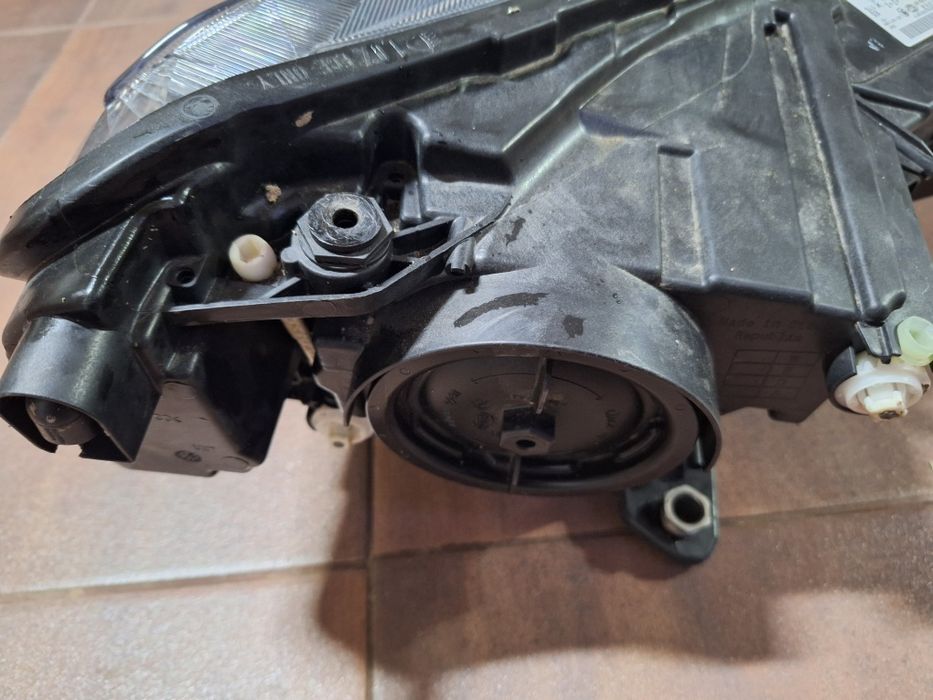 Ляв биксенонов  фар шкода супърб 3 оригинален 3v1.941.015.b.