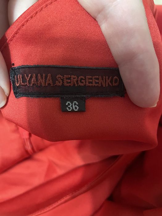 Шикарное краснон платье 36 размер