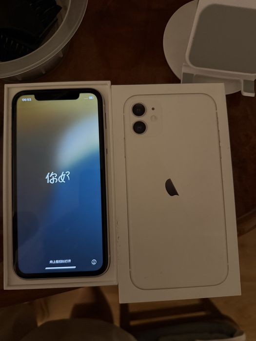 продаю айфон 11!!