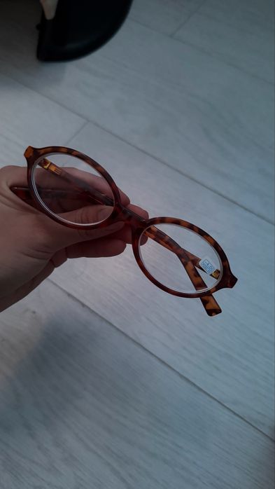 Очки с линзой -4 готовые