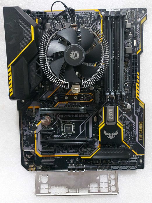KIT I7 9700K 3,6Ghz + ASUS TUF Z370-PLUS GAMING + Cooler IdCooling