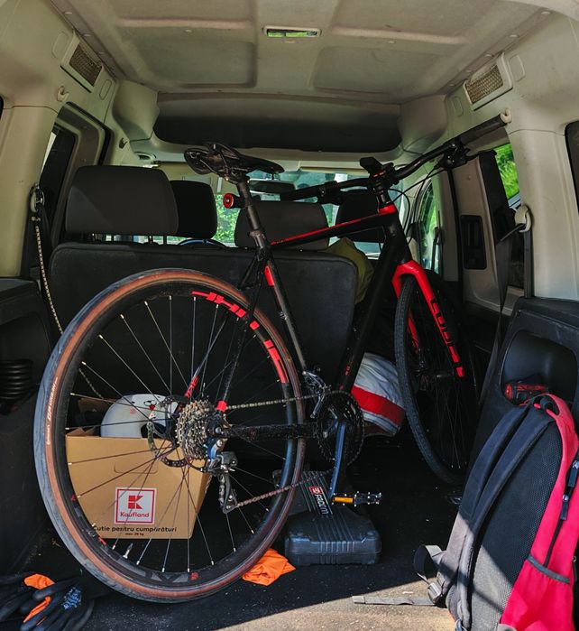 Vând vw caddy 2.0 tdi 5 locuri 7 locuri