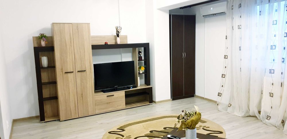 Vand Apartament  3 camere , Bd.Alexandru Obregia