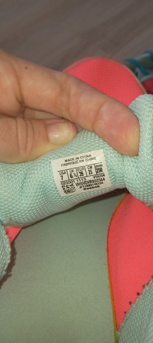 Reebok фирменные кроссовки