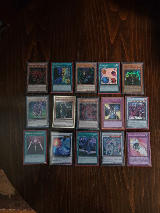 Карти YUGIOH последни бройки