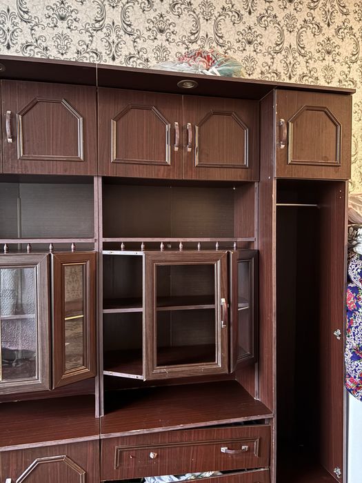 Стенка сервант.