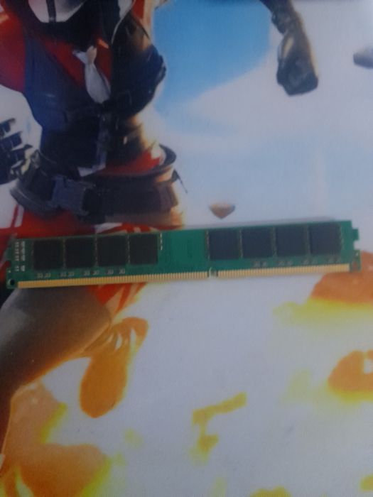 Ram 8 gb ddr3 sotiladi