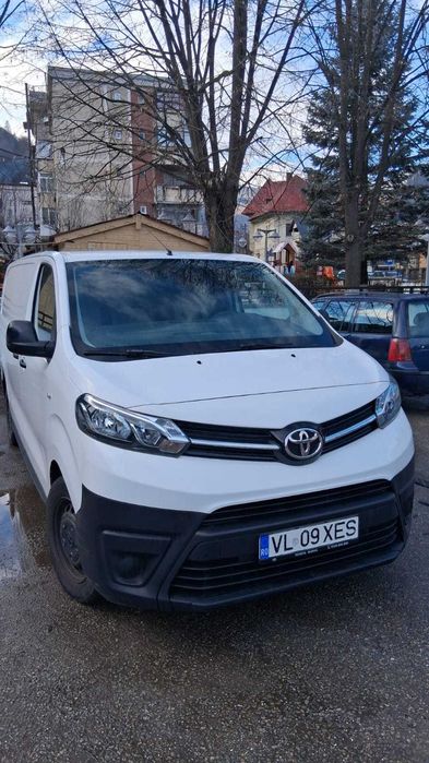 Vand autoutilitara Toyota proace.