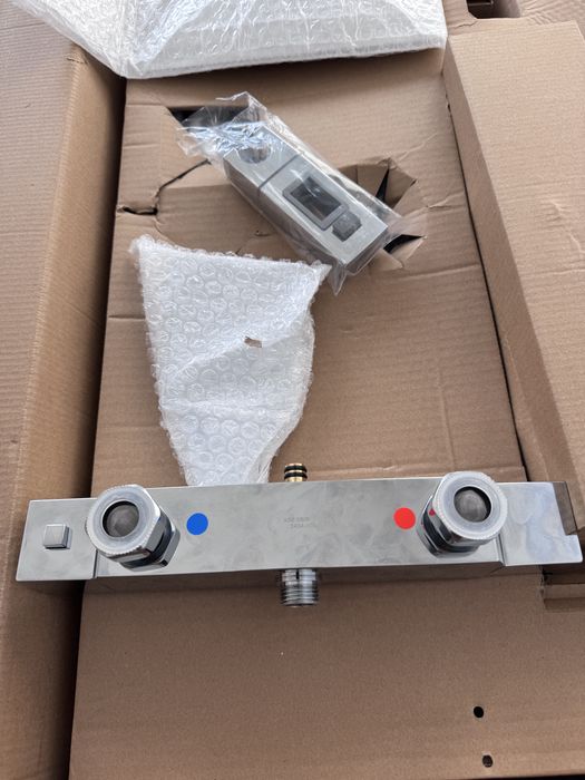 Coloana de dus cu termostat