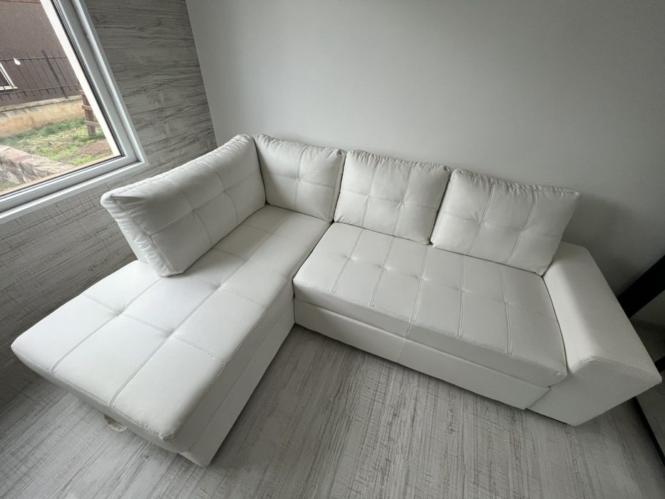 Бял Кожен Ъглов Диван