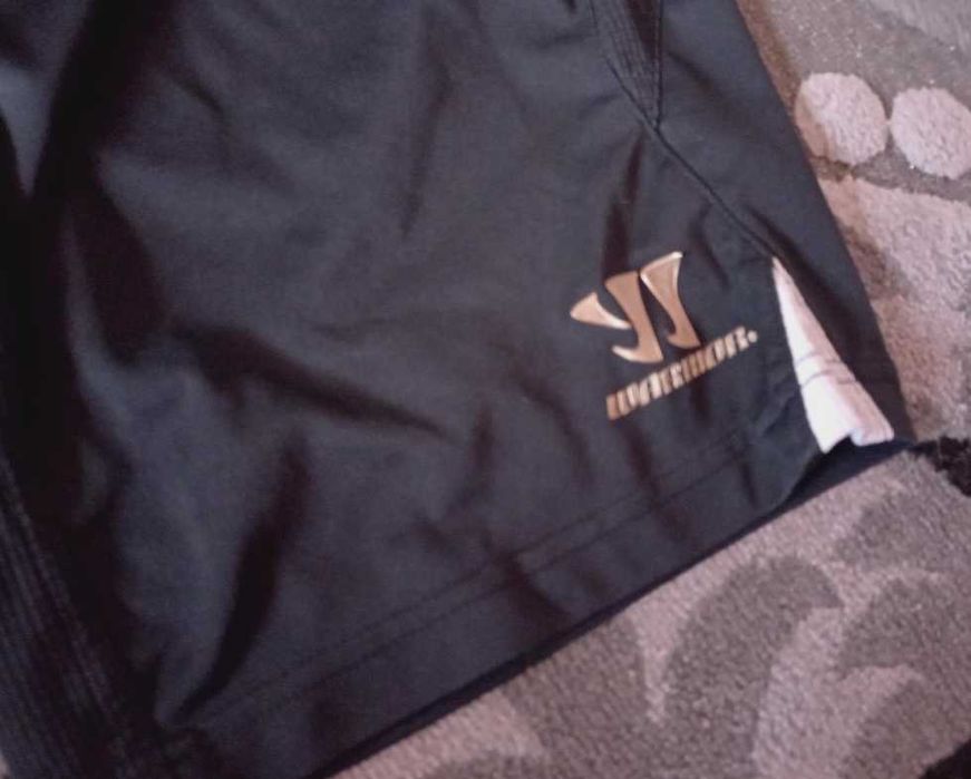 Оригинални къси панталони на Ливърпул