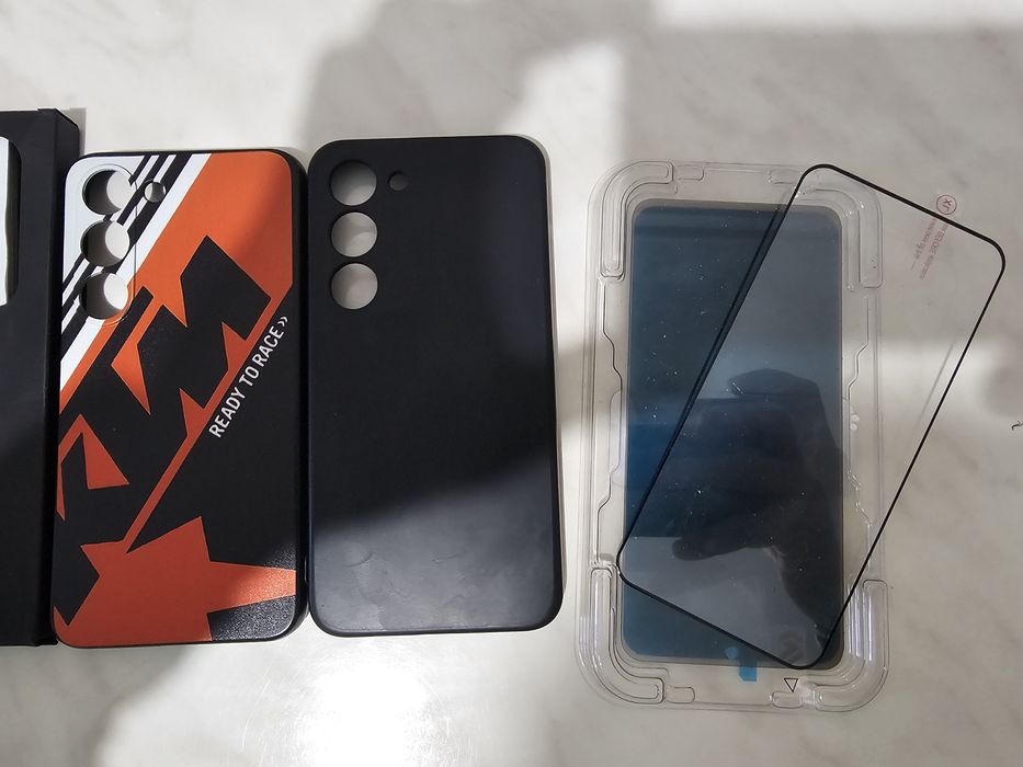 Samsung S23 Set 2 huse silicon plus 2 folii sticla display
