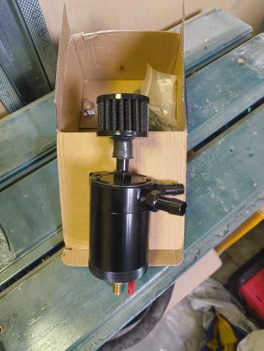 OIL CATCH TANK/Recipient universal pentru ulei,