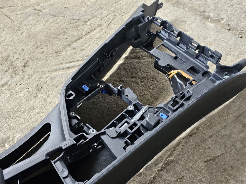 Подлакътник бмв ф30 ф31 bmw f30 f31