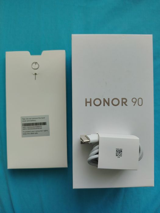 Продавам Honor 90
