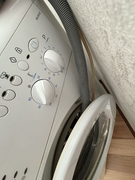 Продам стиральную машинку