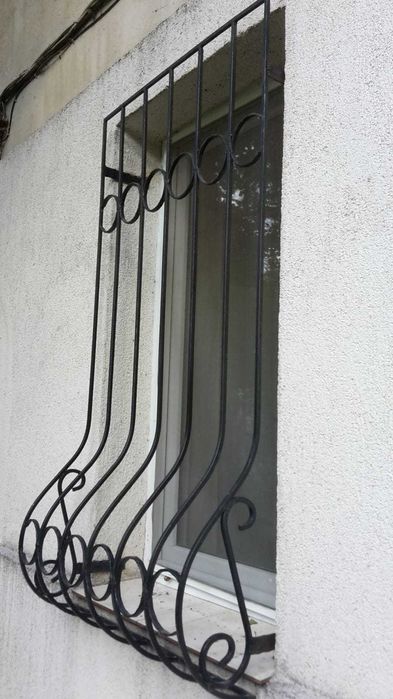 Gratii simple pentru ferestre