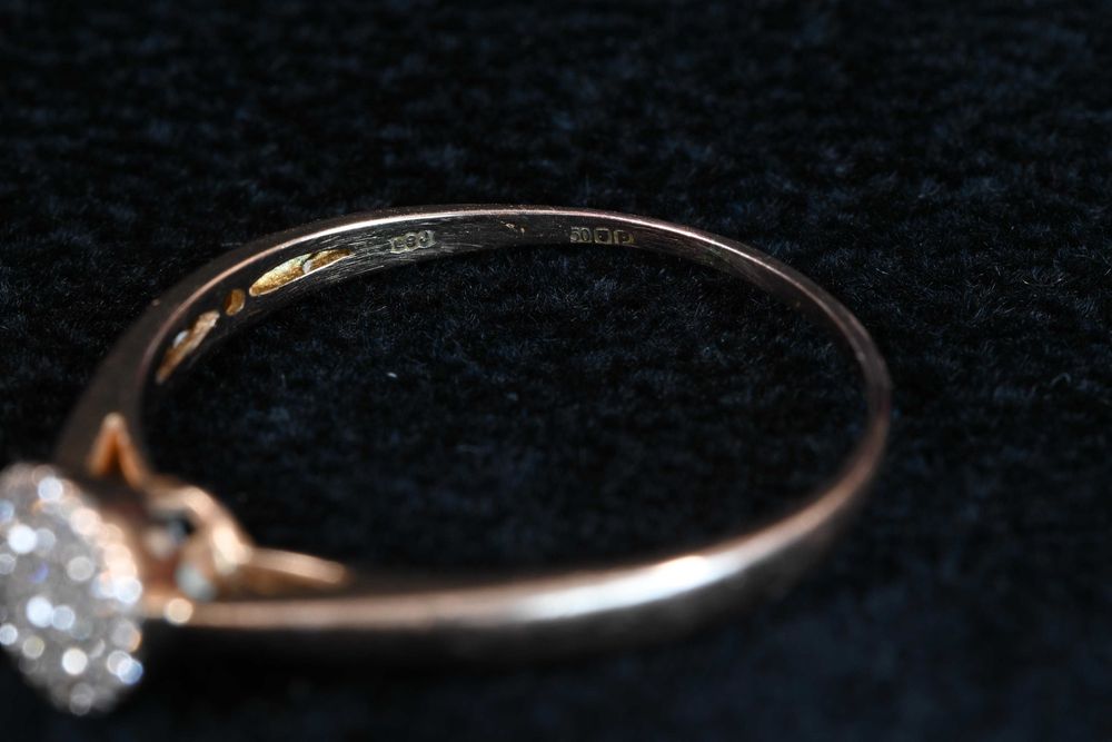 Златен Пръстен Злато 750 (18к) 30 диаманта Рзмер 58