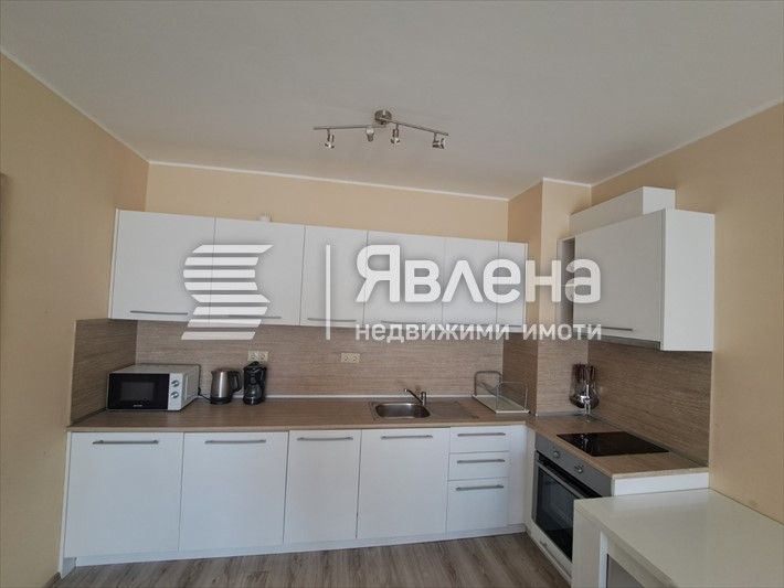 Дава се под наем Двустаен апартамент в Варна, Аспарухово - 70 кв.м за 600 € - Снимка #2