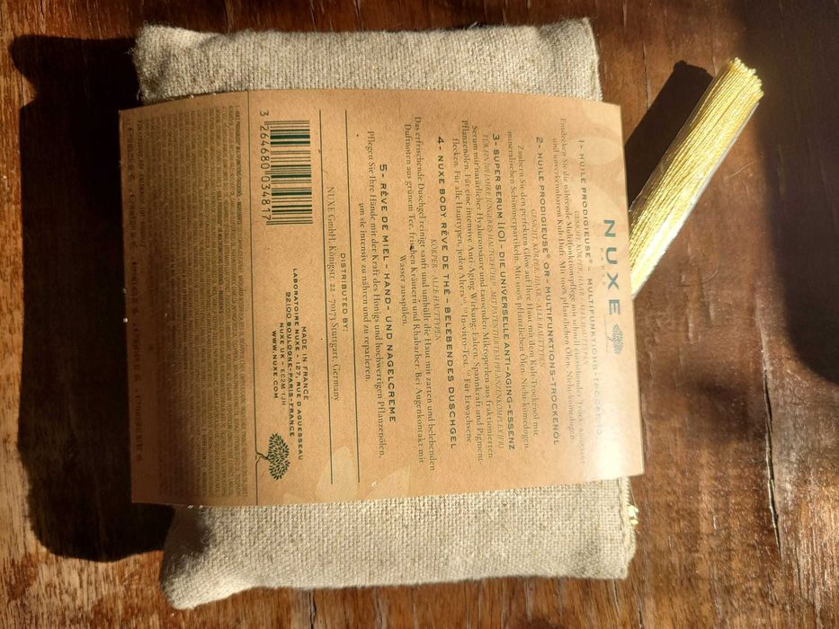 set cosmetic pentru calatorie Nuxe