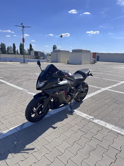 Vând Honda CBR 650F (2018) – Limitată A2 – Evacuare Akrapovič