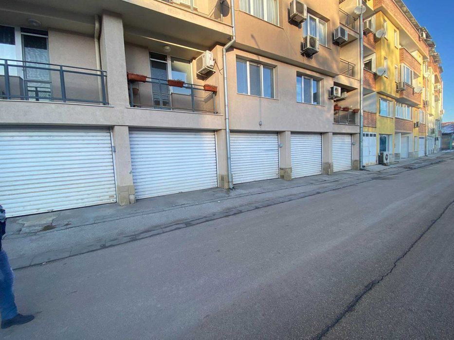 Дава се под наем Тристаен апартамент в Габрово, Център - 100 кв.м за 448.8 € - Снимка #2