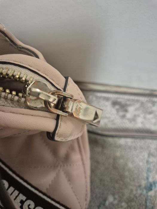 Оригинална дамска чанта Guess розова