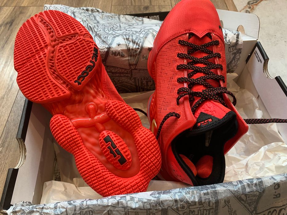 НОВИ Маратонки Nike LeBron 19 Low