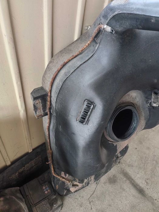 Резервоар за BMW E34 sedan/БМВ Е34 седан (бензинов)