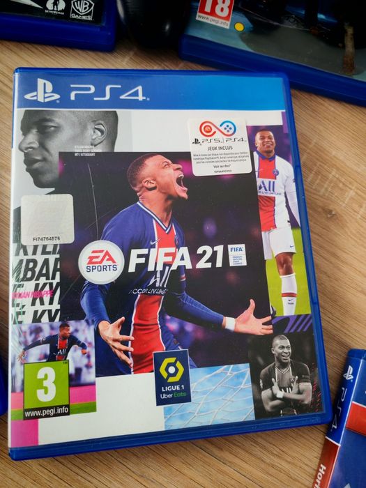 Vând PS4 stare buna
