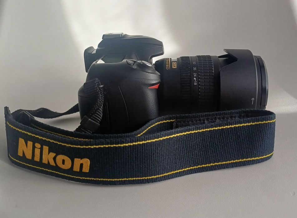 Фотоапарат Nikon D50  с обектив  и зарядно