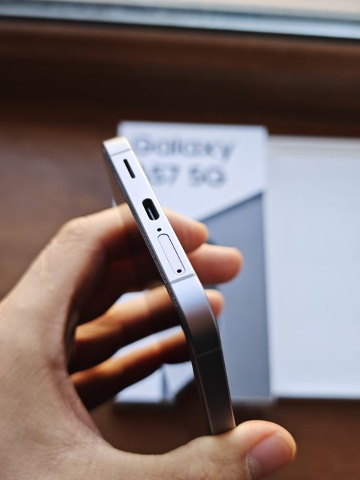 Samsung A57 256Gb как новый