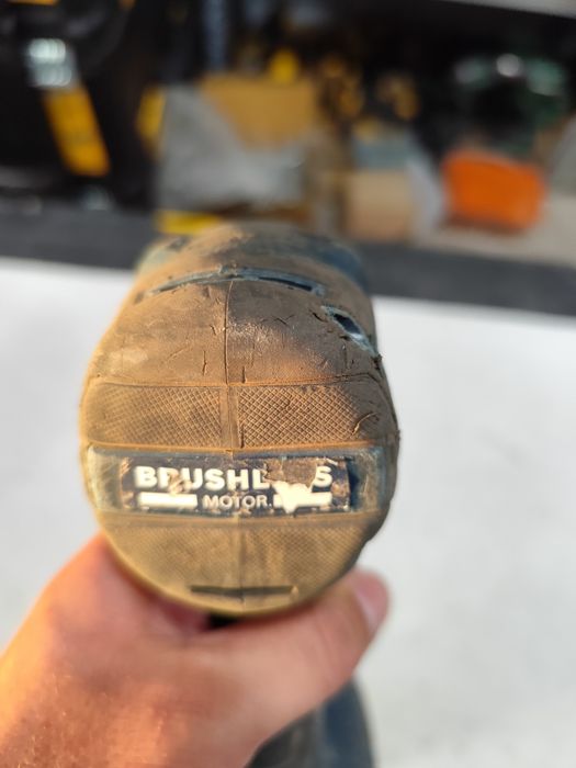 Безчетков акумулаторен гайковерт импакт Бош Bosch GDX 18V-210 C + 3Ah