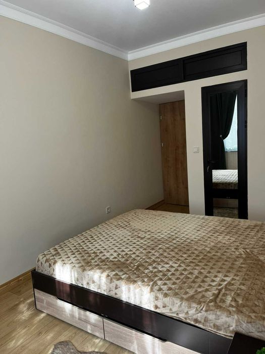 Дава се под наем Тристаен апартамент в София, Център - 100 кв.м за 1600 € - Снимка #4