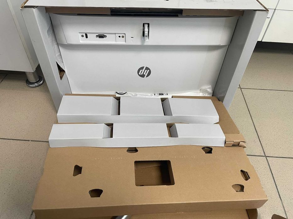 Monitor HP m24fw (Ag25 Belvedere B.44426)-Garantie 2 Ani!