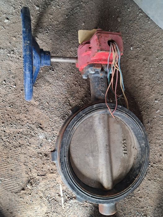 Задвижка продам срочна