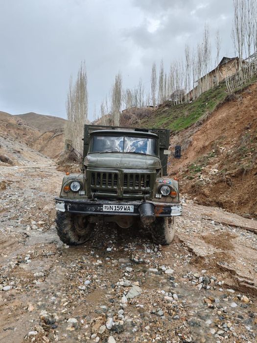 Zil 131 samosval ural mator narx kilishadigan joyi bor