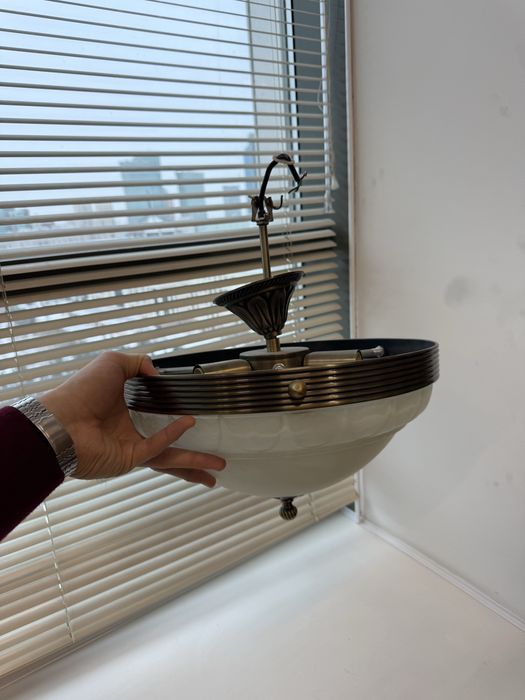 Люстры и плафоны