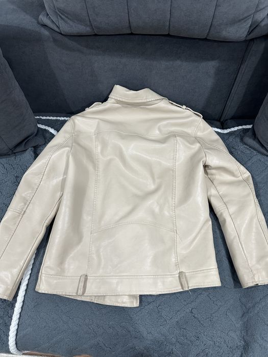 Продам куртку кожзам плотный