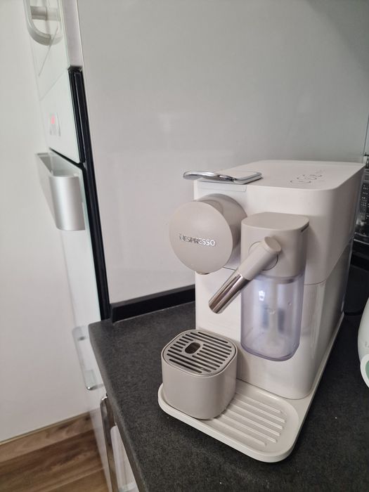 Nespresso Lattissima One Silky White