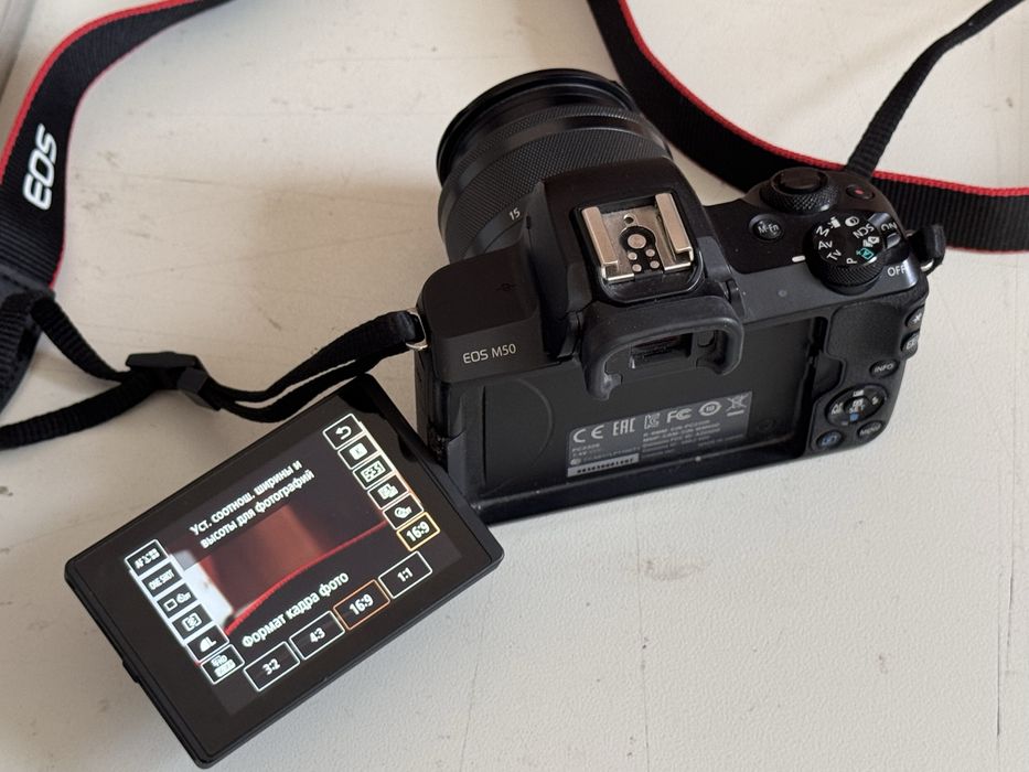 Продам фотоаппарат canon m50
