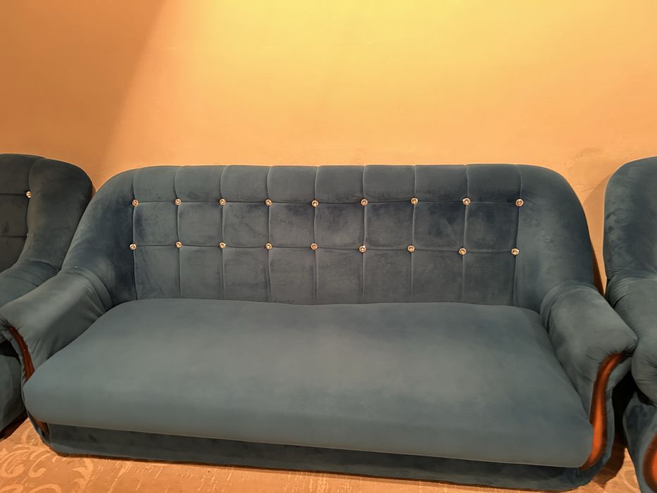 Жақсы күйдегі жұмсақ диван