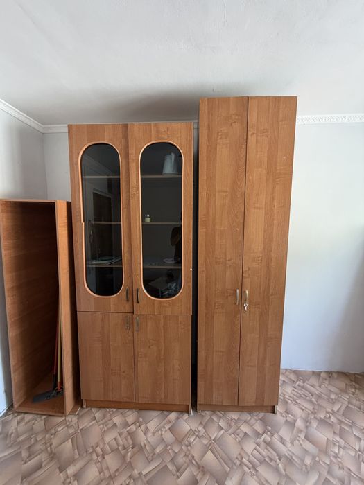 Продам 2 шкафчика Б/У
