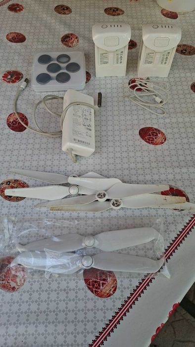 Батерии и аксесоари за DJI Phantom (батерии, перки, филтри, кабели)