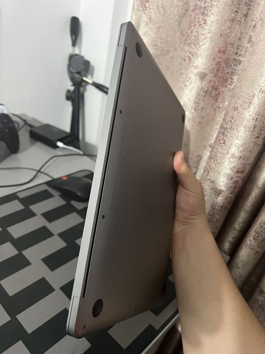 Laptop Macbook Air M1 8gb 256gb, impecabil, cutie completa