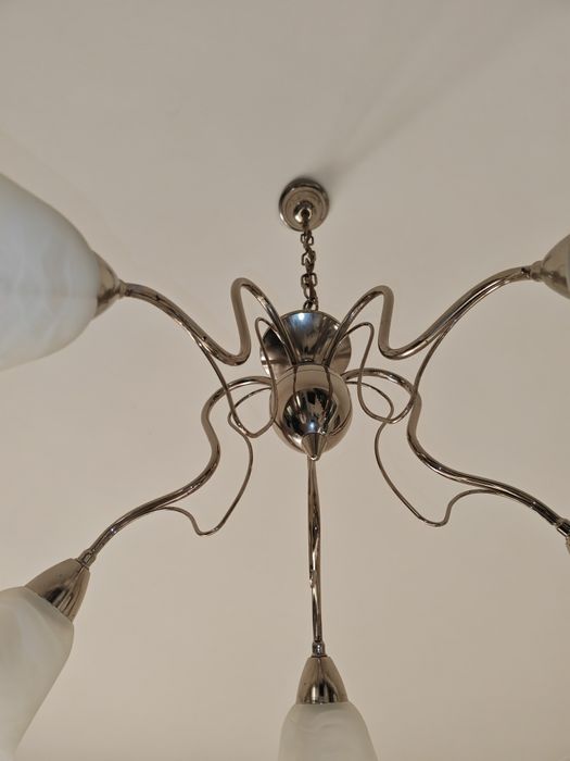 Vând 2 lustre plus 2 aplici perete vintage