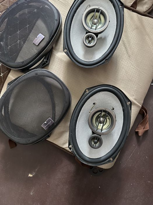 ПродаетсЯ колонка на машину