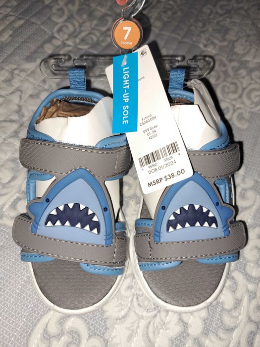 Босоножки на мальчика 23р Carters